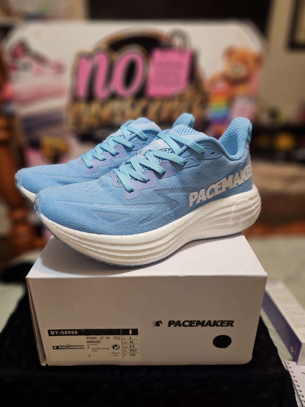 light blue Pacemaker Speed carbon-plate running shoes